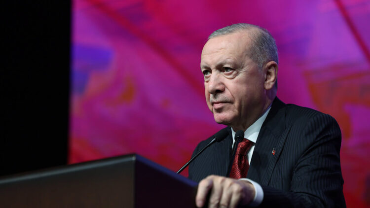Cumhurbaşkanı Erdoğan şair Nuri Pakdil'i andı