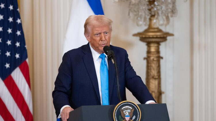 Trump'tan akaryakıt açıklaması: "Avrupa stoklarındaki dizel yakıtı piyasaya sürecek"