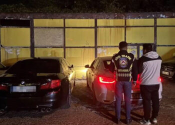 Üsküdar'da trafikte otomobile saldıran şüpheliye 180 bin lira ceza