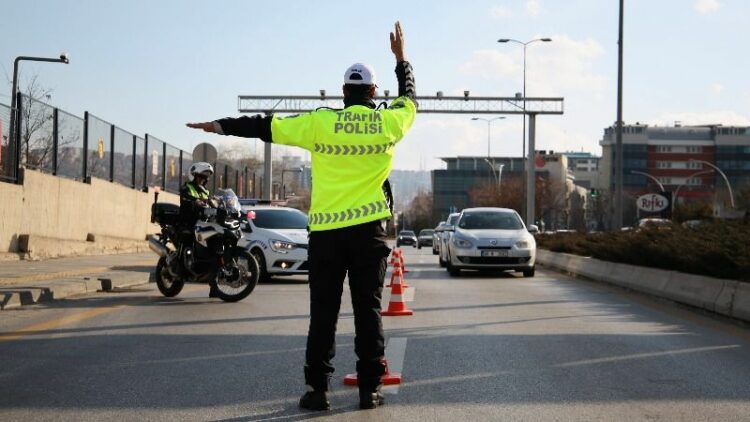 Ankara ve İstanbul'da sürücülere 19 Ekim uyarısı! Bu yollarda trafik düzeni değişti