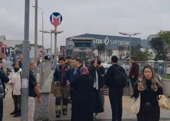 Ümraniye metro istasyonunda korkutan dakikalar: Trafo patladı, seferler durdu