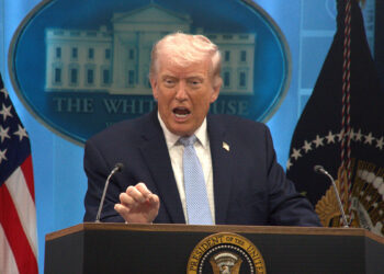 Trump'tan zehir zemberek açıklamalar: "İran'ı fena hâlde alt ettik, belki biraz daha ileri gidebiliriz"