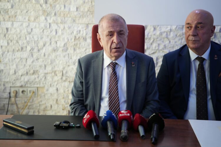 Ümit Özdağ’dan fon soruşturmasına sert tepki: “Aklama operasyonuna dönüşmesin”