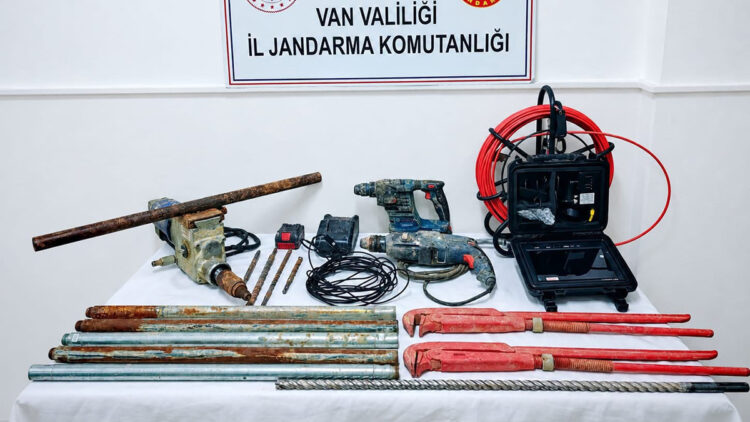 Van’da 1’inci derece sit alanında kaçak kazıya suçüstü: 2 gözaltı
