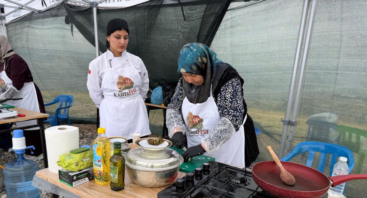Tarihi Karakuş Tümülüsü'nde yemek yarışması: "Anadolu lezzetlerini gelecek kuşaklara devretmek istiyoruz"