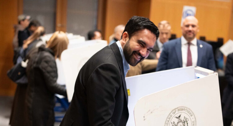 New York’ta erken oy dönemi başladı, Mamdani oy kullandı