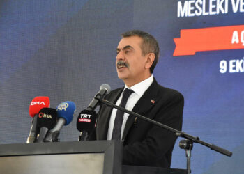 Yusuf Tekin, eğitimde atılım hamlelerini değerlendirdi: "600 bin derslik inşa ettik"