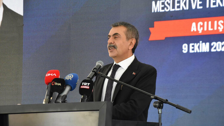 Yusuf Tekin, eğitimde atılım hamlelerini değerlendirdi: "600 bin derslik inşa ettik"
